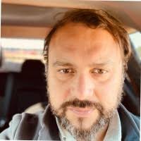 80+ perfiles de «Raúl Donoso»