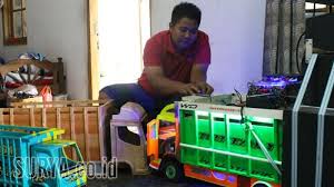 Cara membuat sasis miniatur truk canter. Perajin Miniatur Truk Blitar Paling Sulit Bikin Model Kabin Dan Lampu Surya