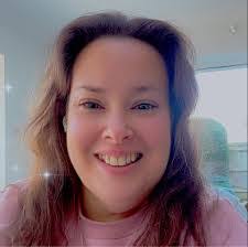 Mandi Ingram's Instagram, Twitter & Facebook