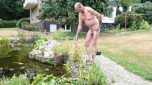 Sie hat einen namen исправлено: Ich Wichse Im Garten