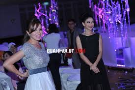 Siap ditemubual sambil menampakkan seluar dalam kaler putih lagi! Kantoi Neelofa Pakai Padded Bra