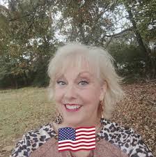 Lynette Stephens's Instagram, Twitter & Facebook