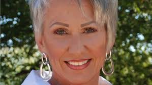 Myrna Hunt's Instagram, Twitter & Facebook