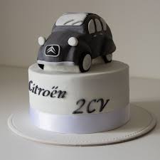 Cake Design Gateau Personnalise En Pate A Sucre Sur Le Theme Voiture Citroen 2 Cv Sugar Paste Car Themed Cake By Gateau Personnalise Cake Design 2cv Citroen