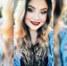 Kelly Faye's Instagram, Twitter & Facebook