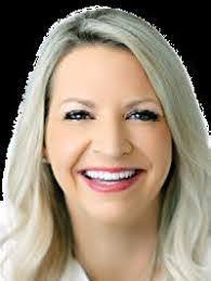 Allison Batts's Instagram, Twitter & Facebook