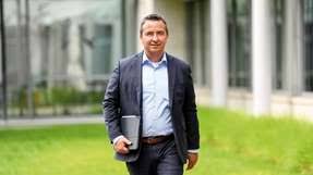 It focuses on professional real estate investors in its core market of germany. Aareal Bank Ag