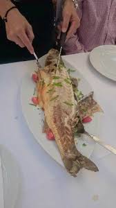 Der fisch wird auch als branzino (italienisch), brancin , robalo (portugiesisch), lubina und im französischen als bar commun oder loup bezeichnet. Lubina Al Horno Bild Von Atlantik Fisch Restaurant Munchen Tripadvisor
