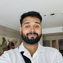 Roland Fernandez's Instagram, Twitter & Facebook