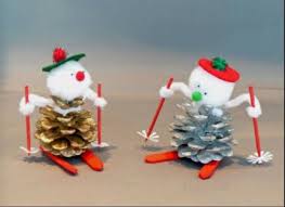 Kozalaktan Kardan Adam Manualidades Navidenas Artesanias Navidenas Adornos Navidenos Reciclados