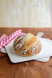 Ein Einfaches Brot Rezept Mit Wenig Hefe Franzosisch Kochen By Aurelie Bastian Brot Rezept Einfache Brot Rezepte Brot Backen Rezept Einfach