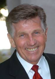 Gary Collins, Host of Miss America Pageant, Dies at 74