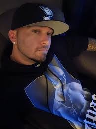 Kay Thurston's Instagram, Twitter & Facebook