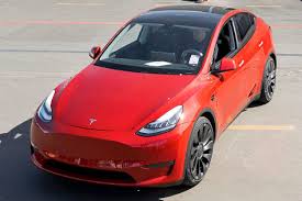 Like every tesla, model y is designed to be the safest vehicle in its class. Tesla Model Y Deshalb Feiert Elon Musk Dieses Model Y Autobild De