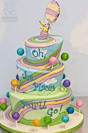 Craftsy Com Express Your Creativity Graduation Cakes Dr Seuss Cake Seuss Cakes