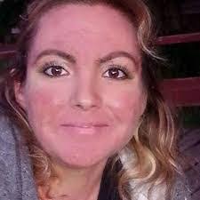 Lori Halpin's Instagram, Twitter & Facebook