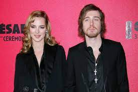 Born ariane louise bourgoin on 28th november, 1981 in vannes, morbihan, france, she is famous for contribute. Louise Bourgoin Et Julien Dore