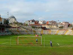 Karagümrük stadyumu i̇stanbul fatih i̇lçesinde bulunmaktadır, stadyumun kapasitesi 6.500 kişiliktir stadyuma fatih karagümrük ev sahipliği yapmaktadır. Vefa Stadyumu Stadion In Istanbul