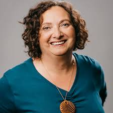 Susanne Oswald's Instagram, Twitter & Facebook