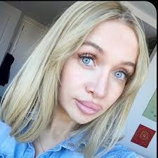 Mary Ducey's Instagram, Twitter & Facebook