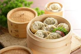 Click here to find out how you can make korean kimchi dumplings (mandu) with a vegan twist easily at home with little effort. Mandu Mania Snackfever