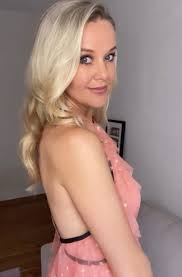 Jana Hocking: Straight men are using dating apps to hook up with other men