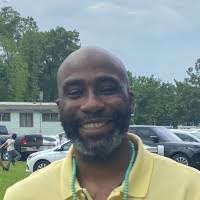 Kelvin Hinton's Instagram, Twitter & Facebook