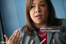 130 Sarah Wheaton Photos & High Res Pictures