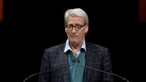 His parents are arthur keith paxman and joan mckay paxman. Bdtezat7ltfhsm