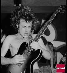Angus And An Es 355 Famous Guitarists Angus Young Acdc