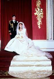 Pin By Sevtap Bakkaloglu On Prince Andrew Fergie Wedding Royal Wedding Dress Royal Wedding Gowns Royal Brides