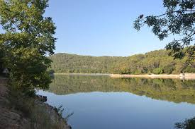 Lac Du Barrage De Carces Lac Fleuve Cote D Azur
