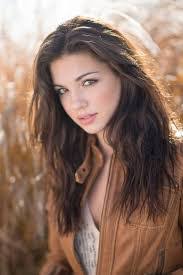 Laurel Wood's Instagram, Twitter & Facebook