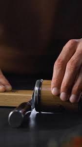 Stilvoll Zur Perfekten Scharfe Video In 2020 Messer Schleifen Metalluhr Messer Scharfen