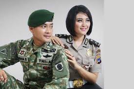 Kata mutiara pacar tni ad. 90 Puisi Cinta Untuk Pacar Tni