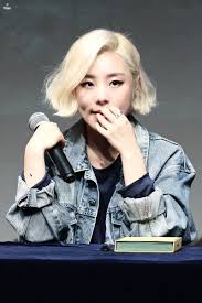 Yes we need short haired wheein again :sob: Mamamoo Wheein Mamamoo Wheein Mamamoo Short Hair Styles