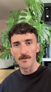 Sam Morris's Instagram, Twitter & Facebook