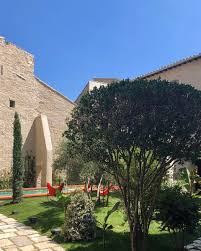 L Arlatan Hotel Arles Repris Par Maja Hoffman Reno Jorge Pardo Cuba Boutique Hotel Provence Hotel