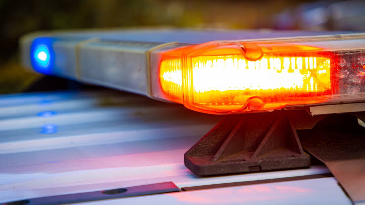 Pursuit near Gower, Missouri, ends with explosion that sends shrapnel into patrol vehicles; suspect dead