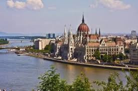 In afara capitalei, campiile, dealurile si raurile, lacurile si podgoriile ofera multe turistilor. Calatorind Prin Ungaria Budapesta O Capitala Unde Poti Sa Te Relaxezi Romfour Blog