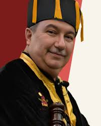 Felicitamos a nuestro querido Doctor allá en Ecuador, Wilfrido Rivera, por  retomar su pasión por escribir... #ClaustroDoctoral #HonorisCausa #IMELE  #liderazgo #SoyImele