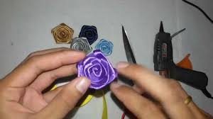 Yang sering membuat gagal saat pembuatan bunga ini adalah ukurannya yang tidak sama/asimetris. Diy Membuat Mawar 1 Warna Dari Pita Satin 1 Inch Tutorial By Lista Tsurayya Youtube