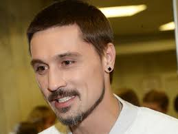Потом девушка билана снова попробовала забеременеть с помощью эко, но попытка была неудачной. Dima Bilan Otkrestilsya Ot Lyubovnoj Svyazi S Devushkoj Egora Krida