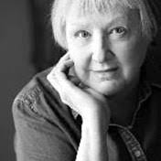 Sarah Dunmire's Instagram, Twitter & Facebook