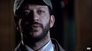 Boyu 1.70 cm, kilosu ise 66'dır. Ezel 2009