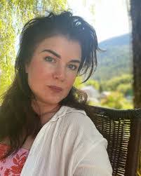 Avery Roan's Instagram, Twitter & Facebook