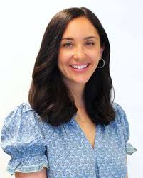 Anna Weiss's Instagram, Twitter & Facebook