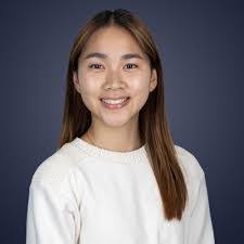 Laura Darcey's Instagram, Twitter & Facebook