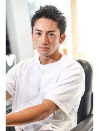 ワイルドアップバングサイドパートショートくせ毛風パーマ l017516814 メリケンバーバーショップ merican barbershop のヘアカタログ ホットペッパービューティー ヘアスタイル メンズ 40代 ツイストパーマ 髪型 メンズ