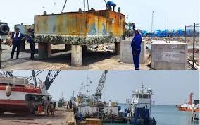 ‫تعمیر اسکله شناور جزیره لاوان‬‎